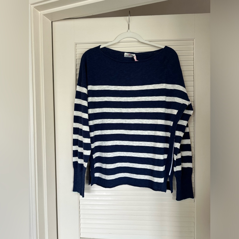 NWT Vineyard Vines Navy and White Striped Top
